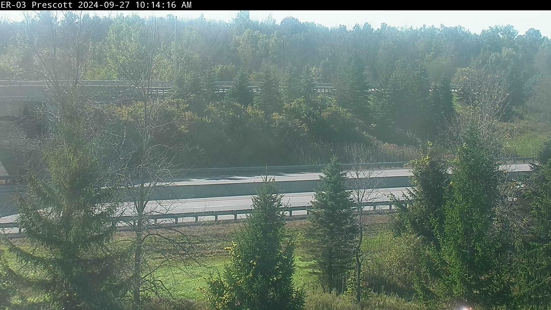 Traffic Cam Edwardsburgh: Highway 401 at Highway 416
