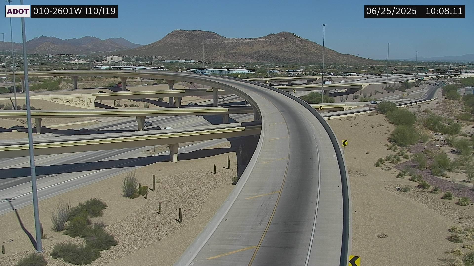 Traffic Cam South Tucson › West: I-10 WB 260.10 @I-19