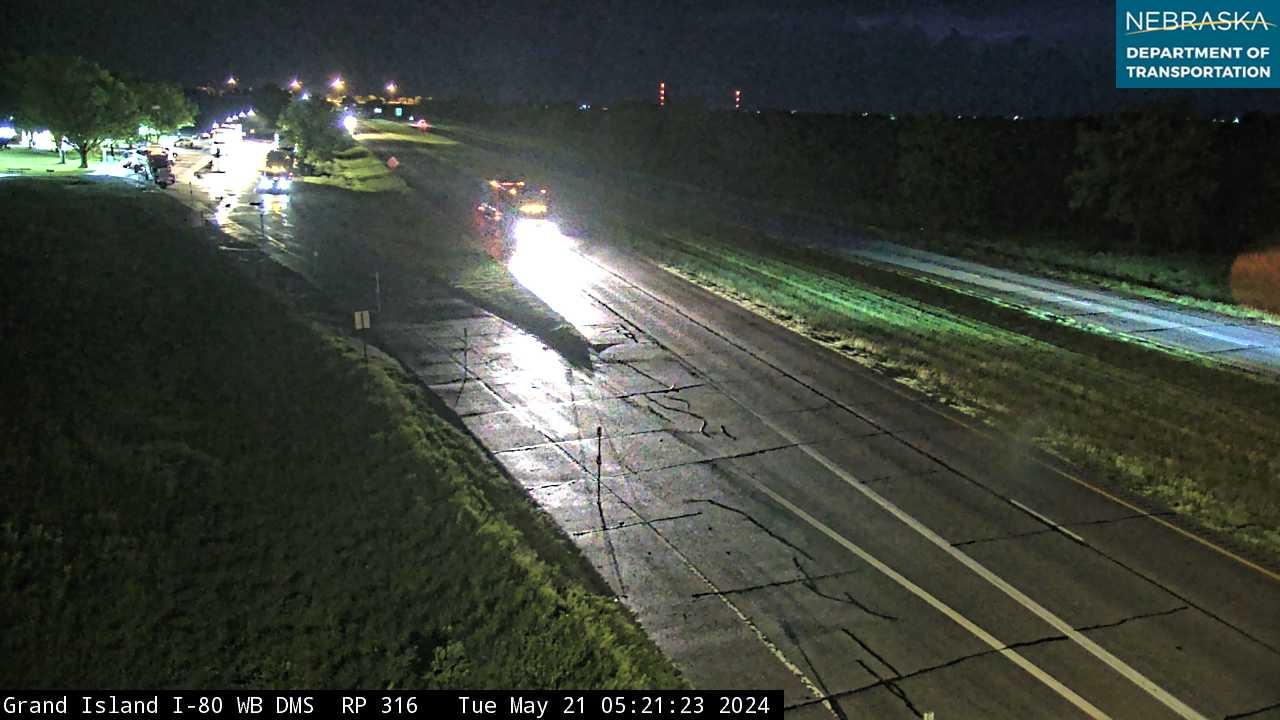 Traffic Cam Doniphan: I-80: Grand Island WB Rest Area: Exiting restarea