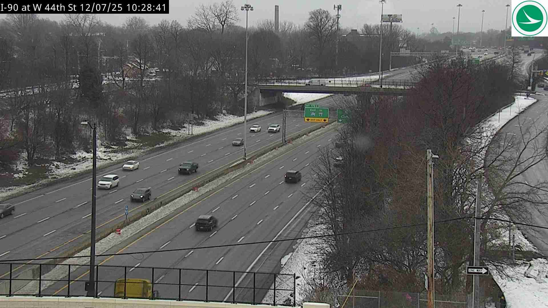 Traffic Cam Detroit - Shoreway: I-90 at W 44th St