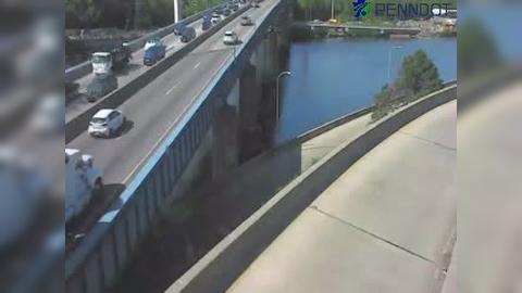 Traffic Cam Philadelphia: I-76 @ EXIT 346B (GRAYS FERRY AVE/UNIVERSITY AVE)