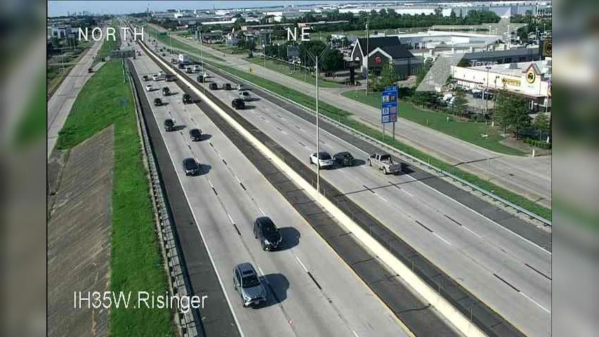 Traffic Cam Fort Worth › North: I-35W @ Risinger