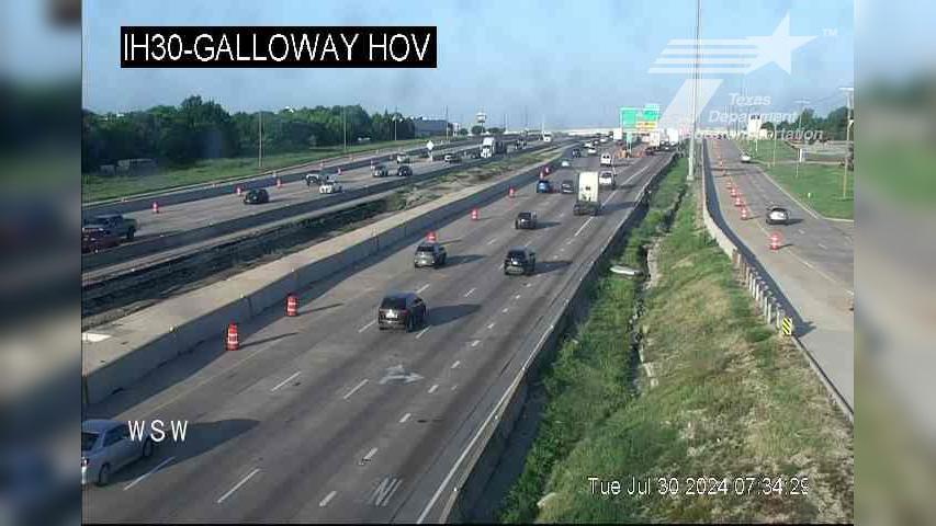 Traffic Cam New Hope › East: I-30 @ Galloway HOV