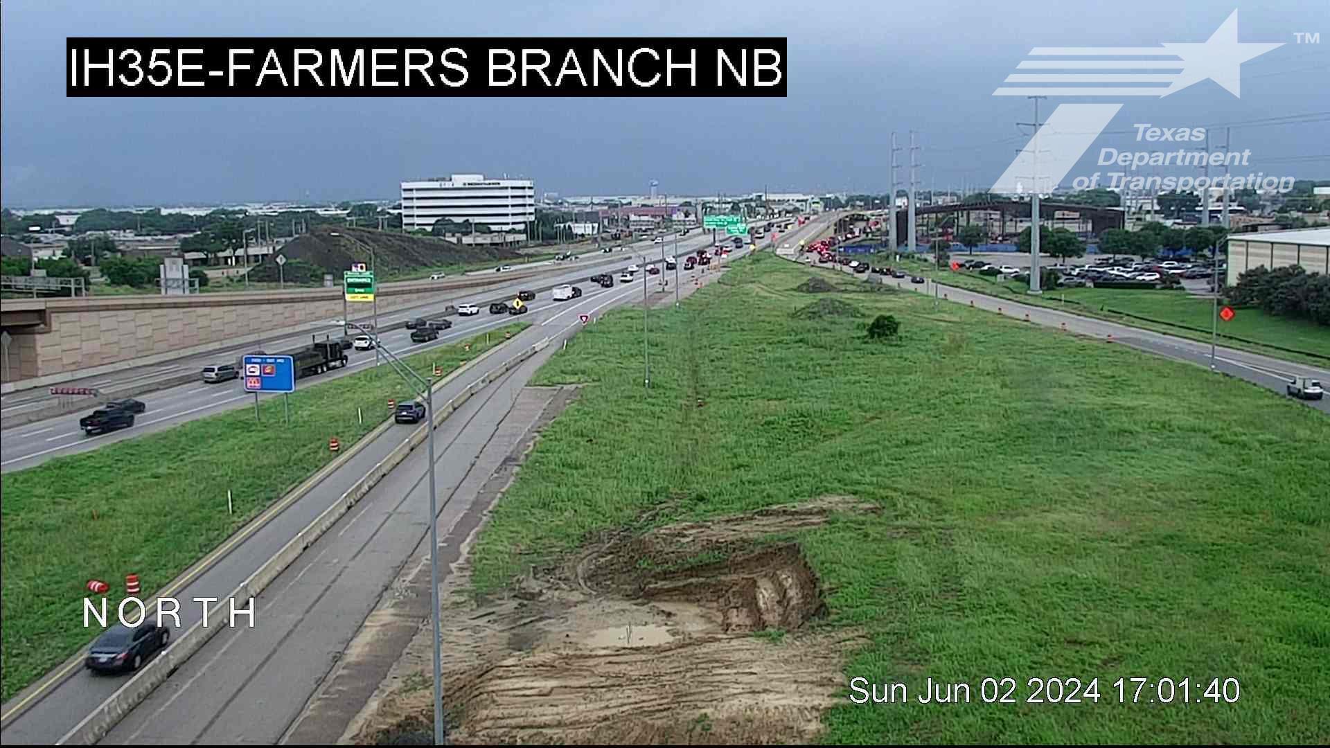 Traffic Cam Farmers Branch › North: I-35E - NB