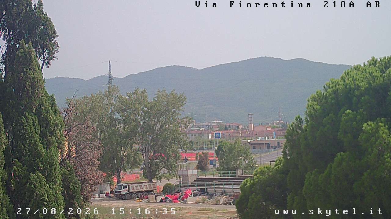 Traffic Cam Arezzo › South: Monte Lignano