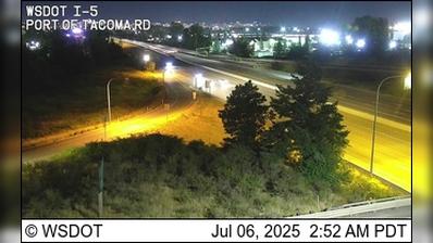 Traffic Cam Fife: I-5 at MP 136.1: Port of Tacoma I/C