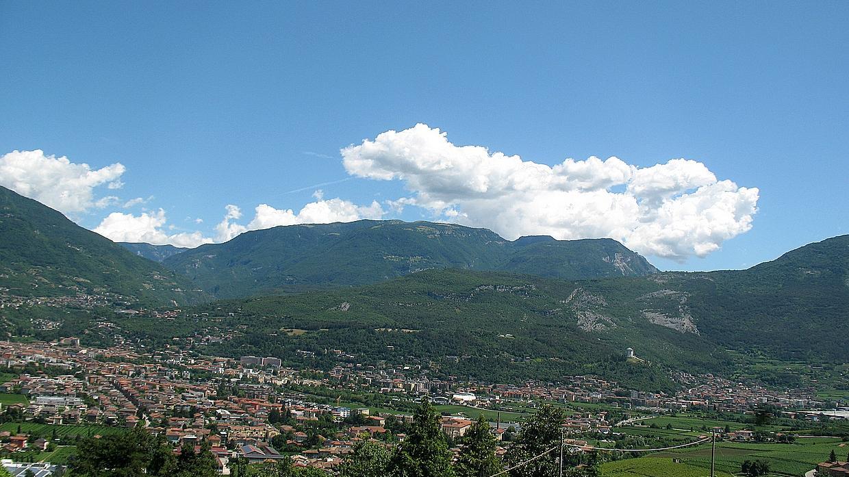 Rovereto: City, Mountain & Weather View Webcam
