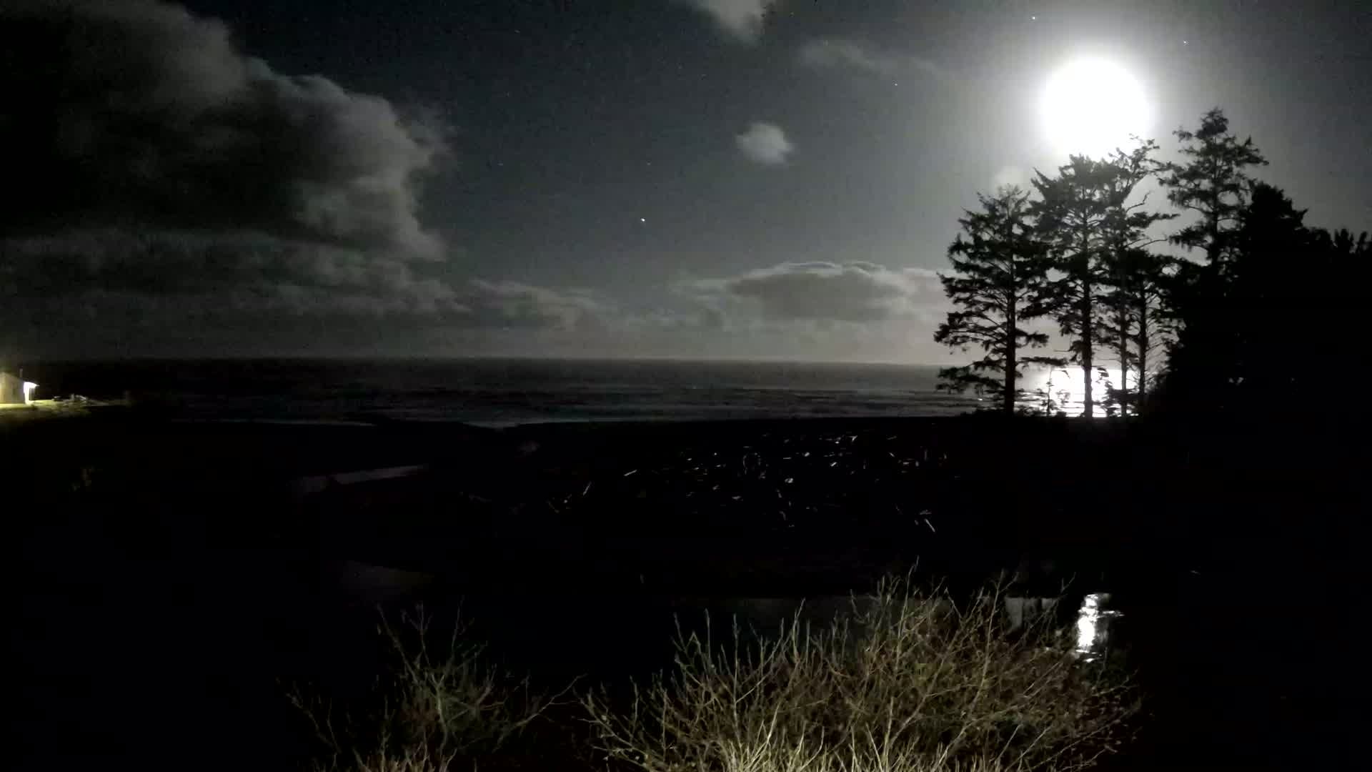 Traffic Cam Kalaloch › West: Pacific Ocean