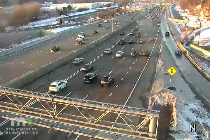 Traffic Cam St. Paul: I-35E NB @ Cayuga St