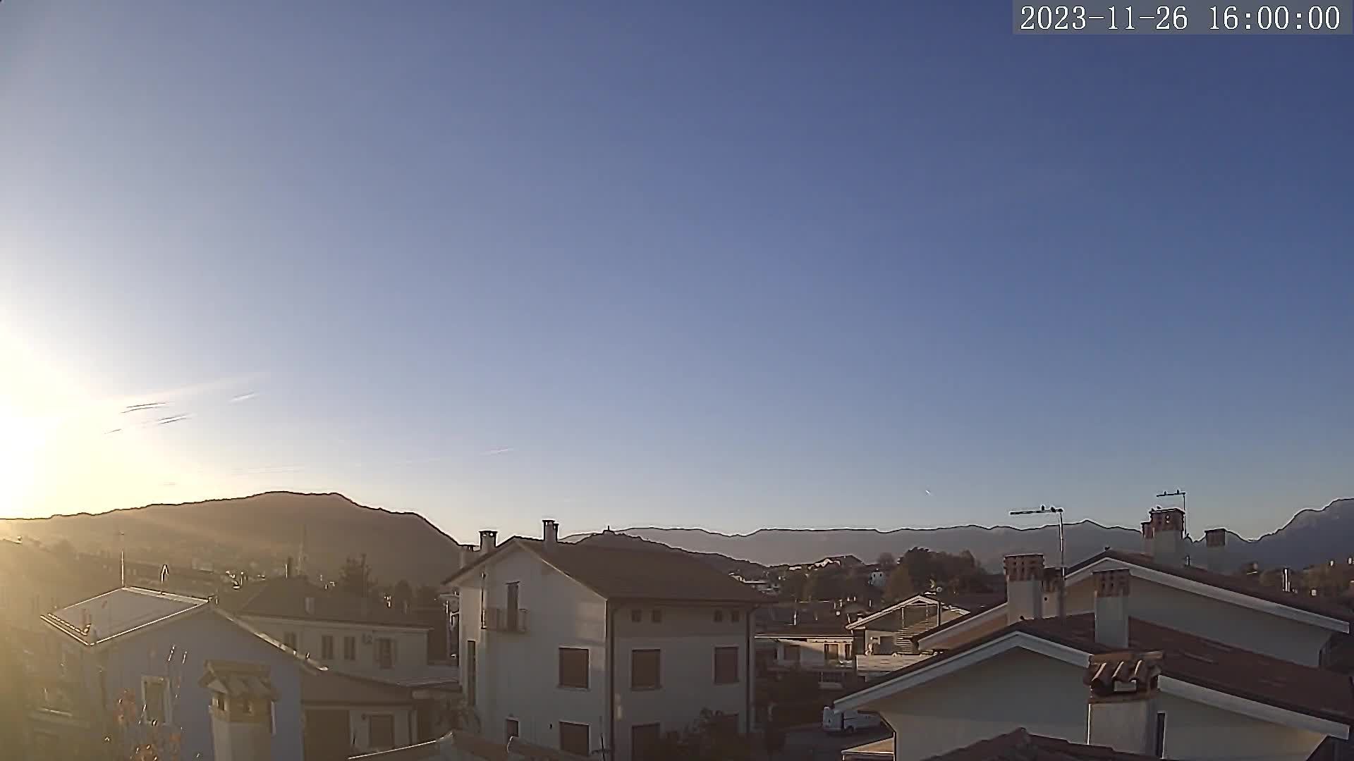 Traffic Cam Cornuda › North-West: Via Madonna della Rocca - Monte Tomba