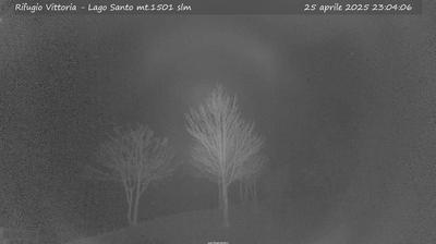 Preview delle webcam di Pievepelago › North-West: Rifugio Alpino Vittoria - monte Giovo - Lago Santo