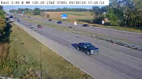 Traffic Cam West Des Moines: 4CD - I-80 @ MM 120.20 (IWZ 3180)