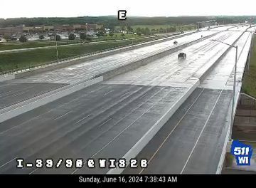 Traffic Cam Janesville: I-39/90 at WIS