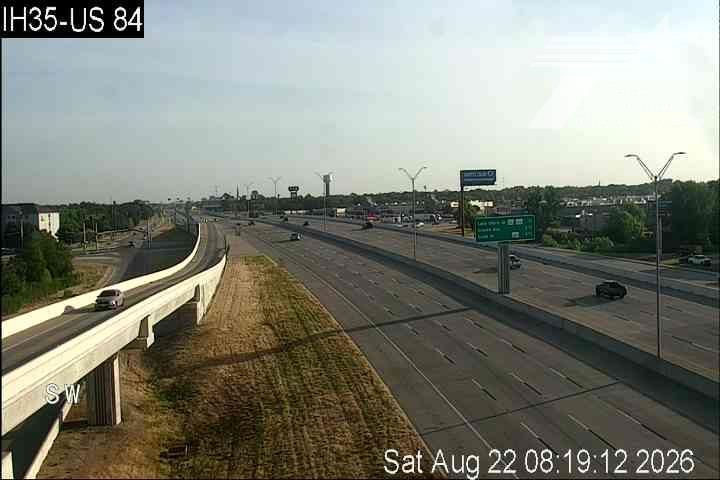 Traffic Cam Waco › South: I35@US84