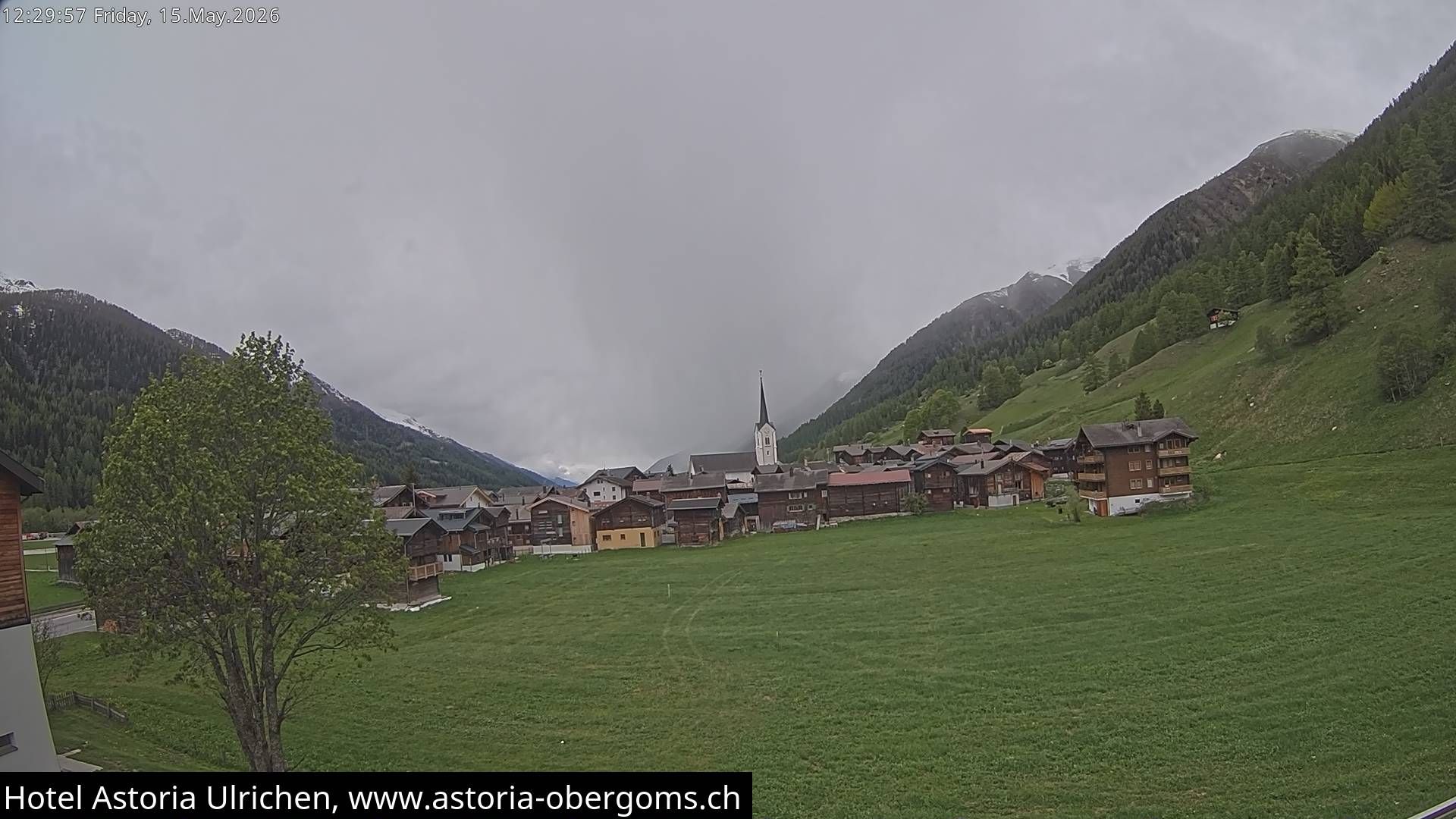 Ulrichen: Hotel Astoria mit Panoramablick über - Obergoms - Goms