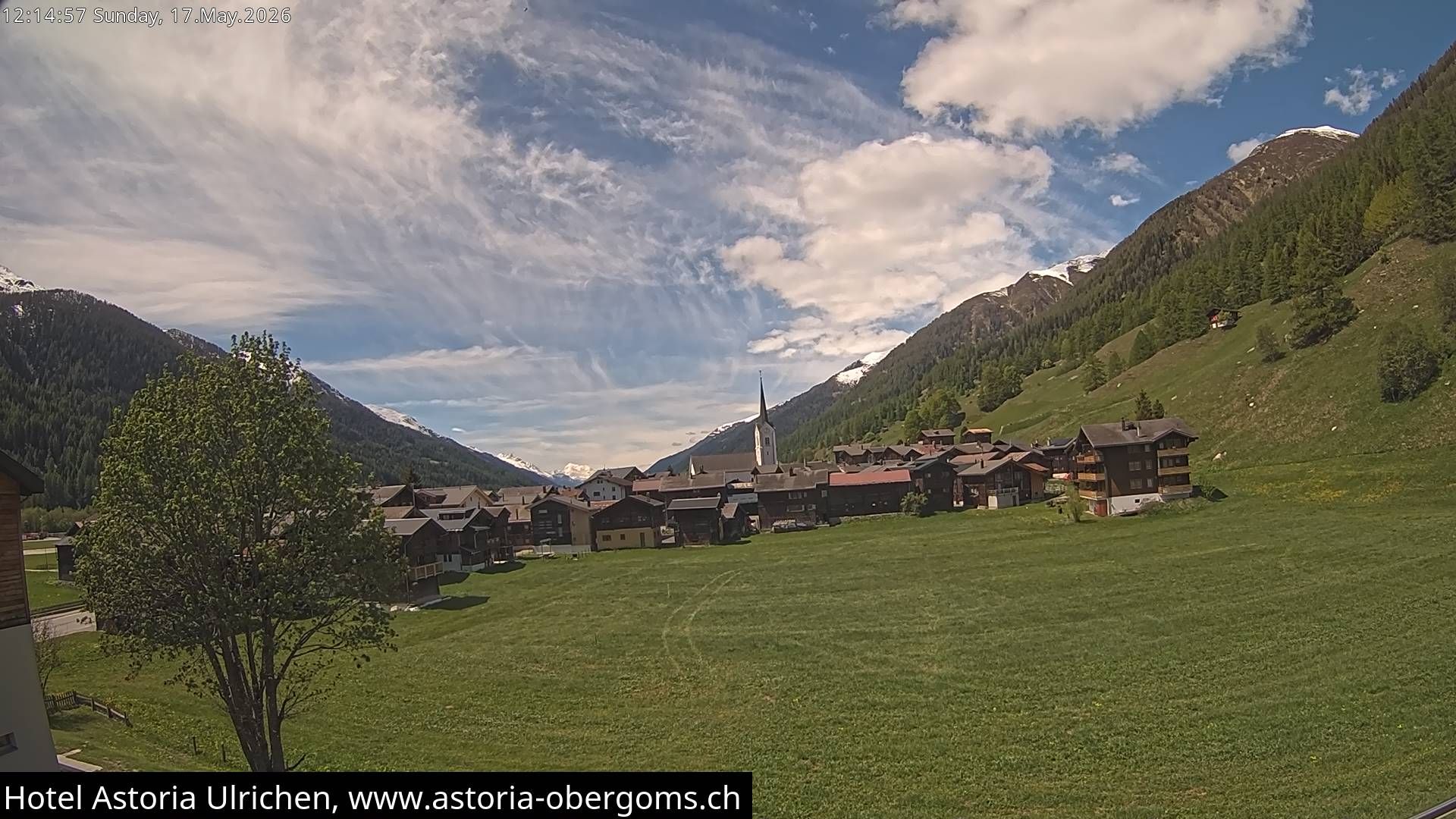 Ulrichen: Hotel Astoria mit Panoramablick über - Obergoms - Goms