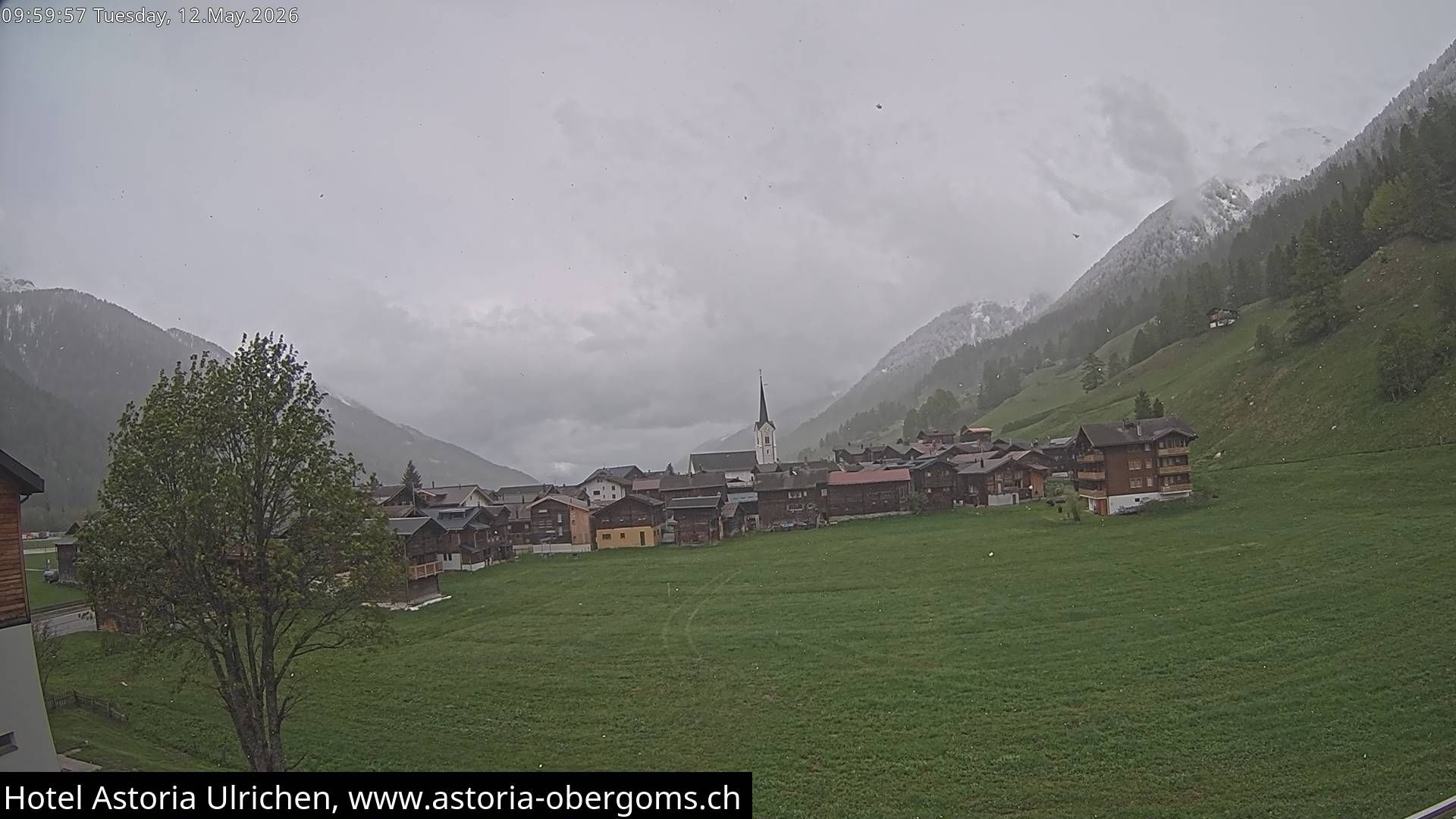 Ulrichen: Hotel Astoria mit Panoramablick über - Obergoms - Goms