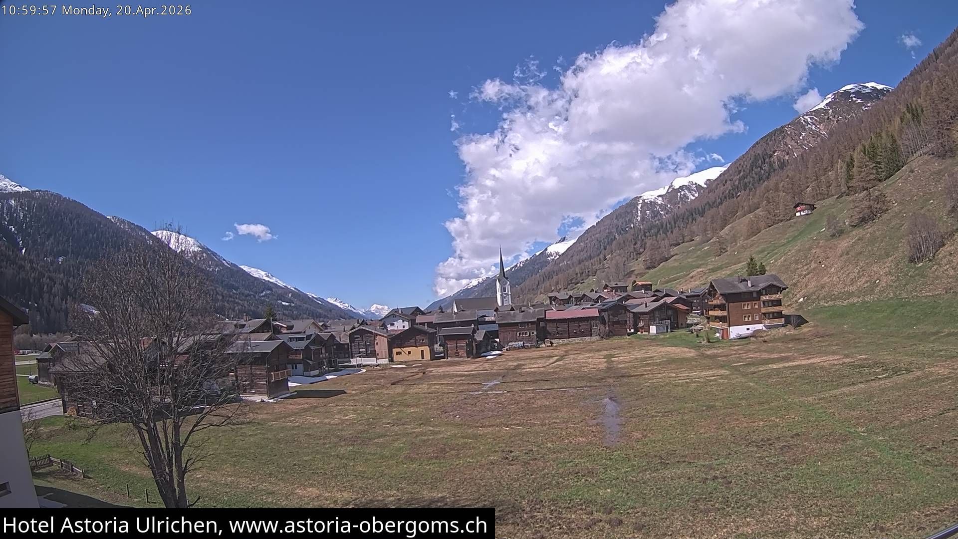 Ulrichen: Hotel Astoria mit Panoramablick über - Obergoms - Goms