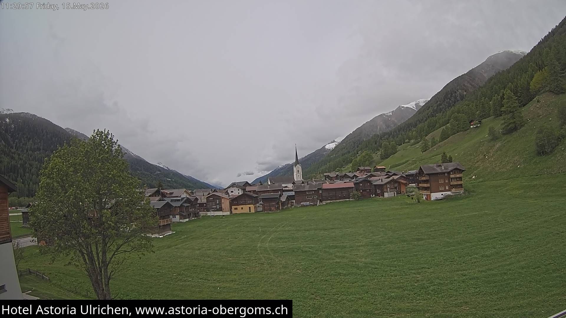 Ulrichen: Hotel Astoria mit Panoramablick über - Obergoms - Goms
