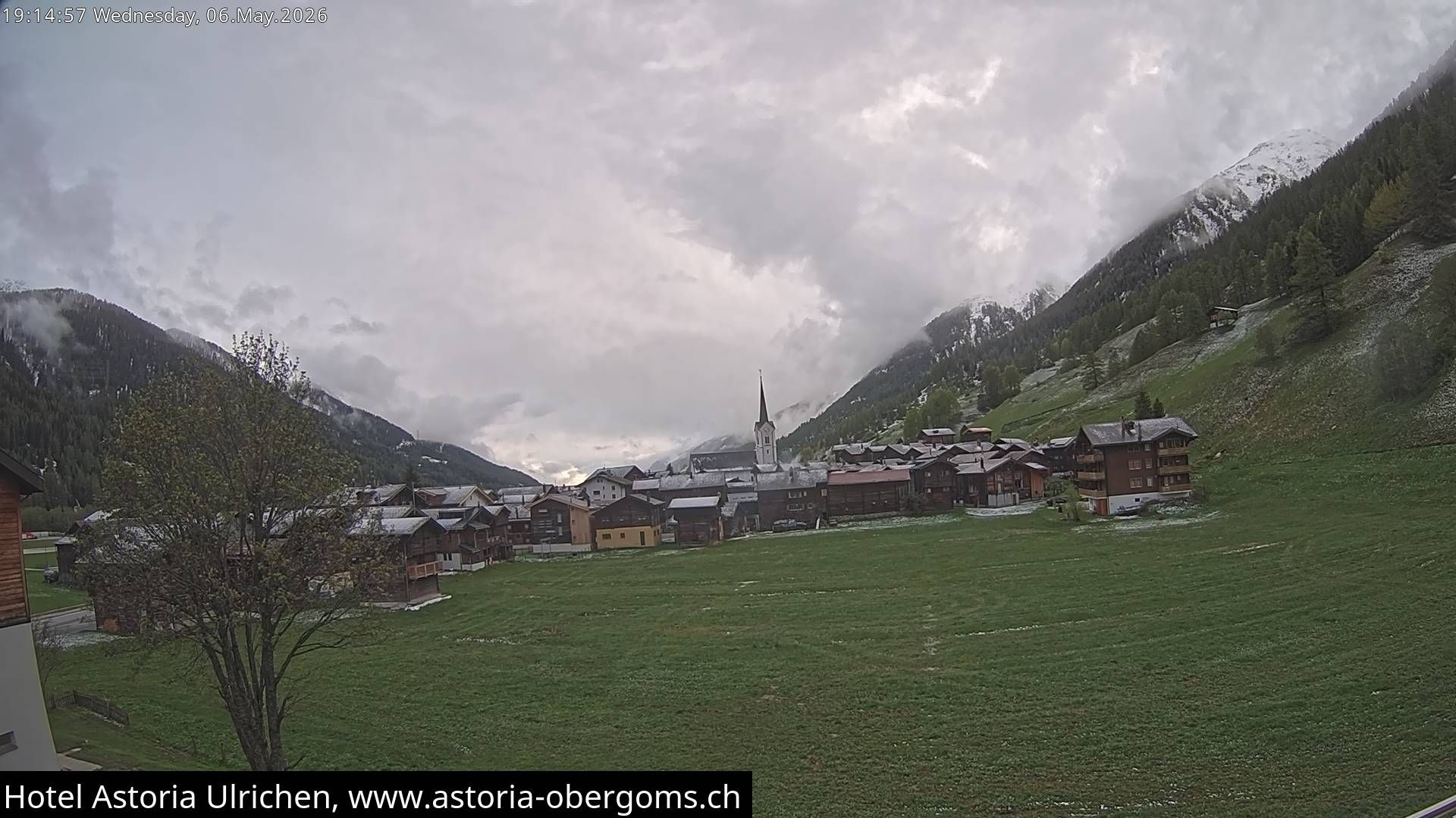Ulrichen: Hotel Astoria mit Panoramablick über - Obergoms - Goms
