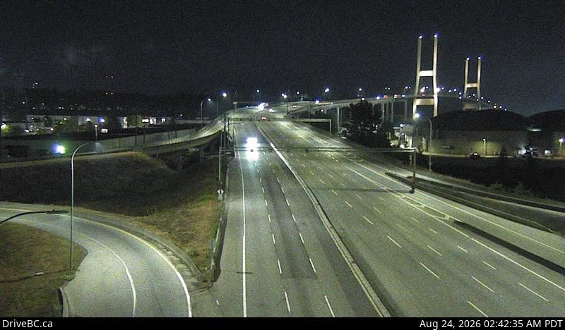 Traffic Cam Delta › South: Hwy 91 on Annacis Island at the Cliveden Ave Overpass, looking south