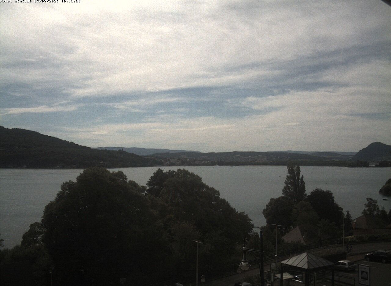 Traffic Cam Menthon-Saint-Bernard › North-West: Veyrier-du-Lac - Lac d'Annecy