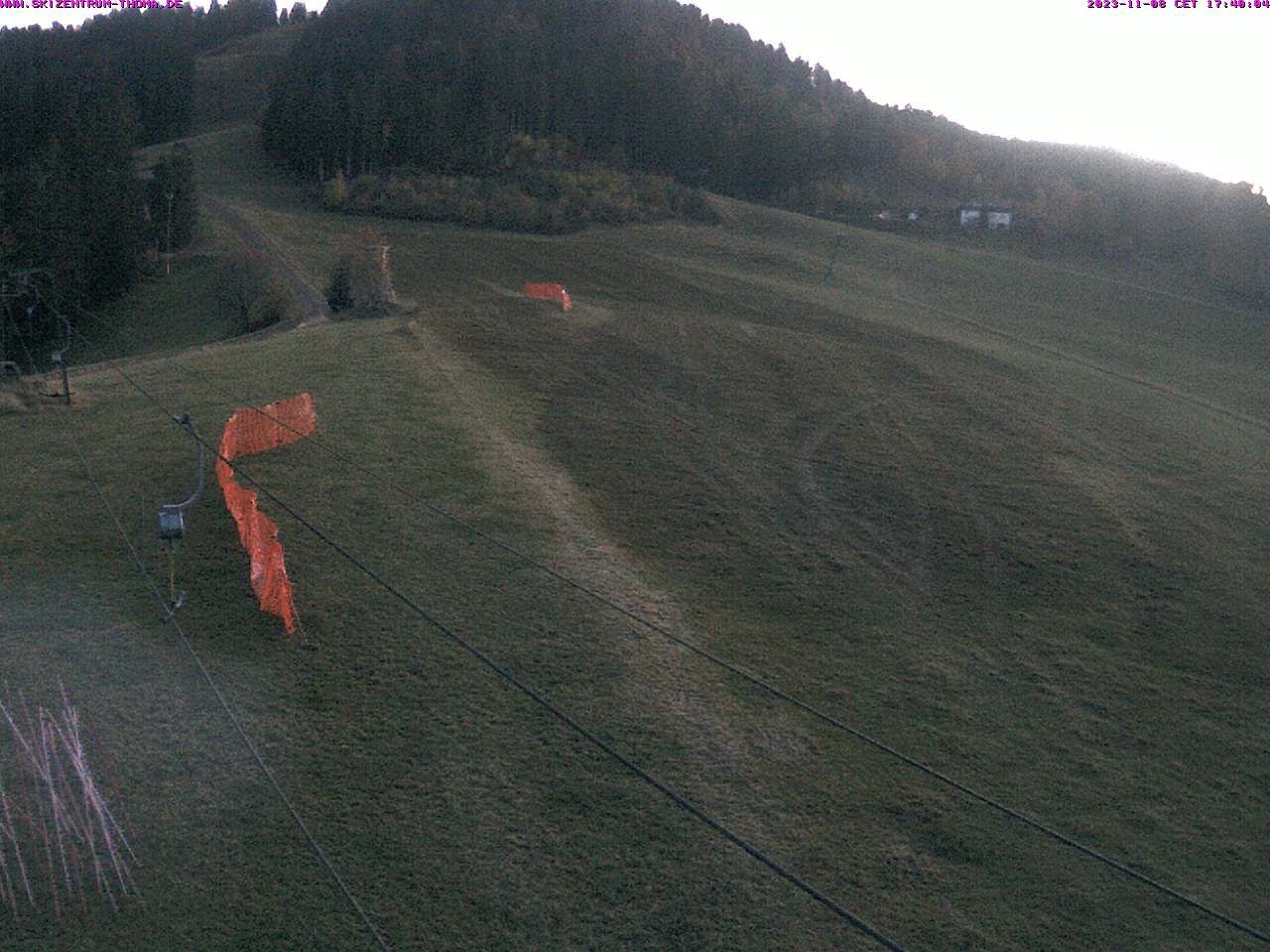 Traffic Cam Hinterzarten: Ski lifts at ski center Thoma - Windeckkopf