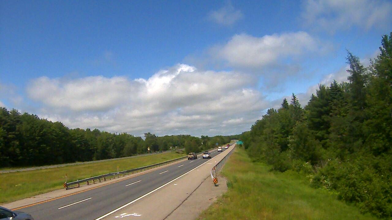 Traffic Cam Topsham › North: I-295 Mile 31 NB