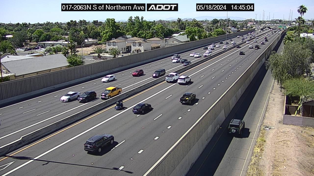 Traffic Cam Phoenix › North: I-17 NB 206.30 @S of Northern Ave