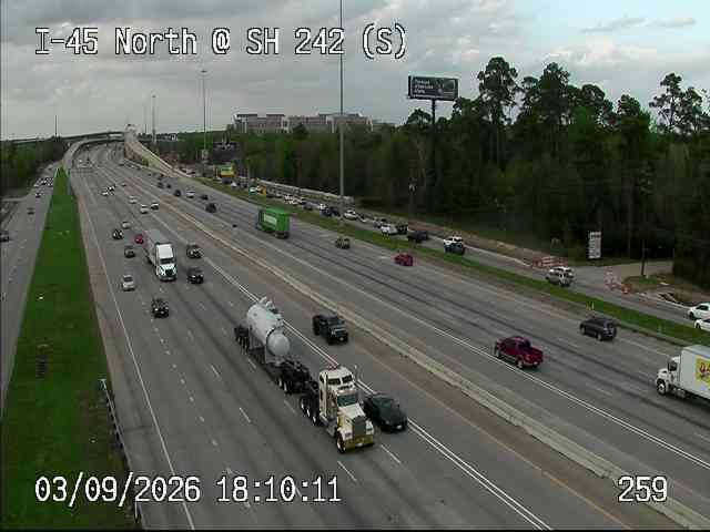 Traffic Cam College Park › South: IH-45 North @ SH 242 (S)