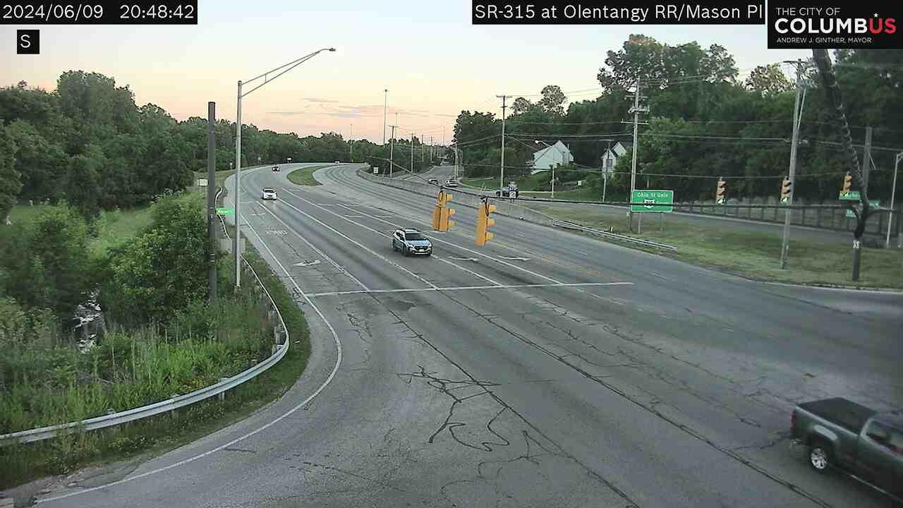 Traffic Cam Worthington Hills: City of Columbus) Olentangy River Rd at Mason Pl and SR-315