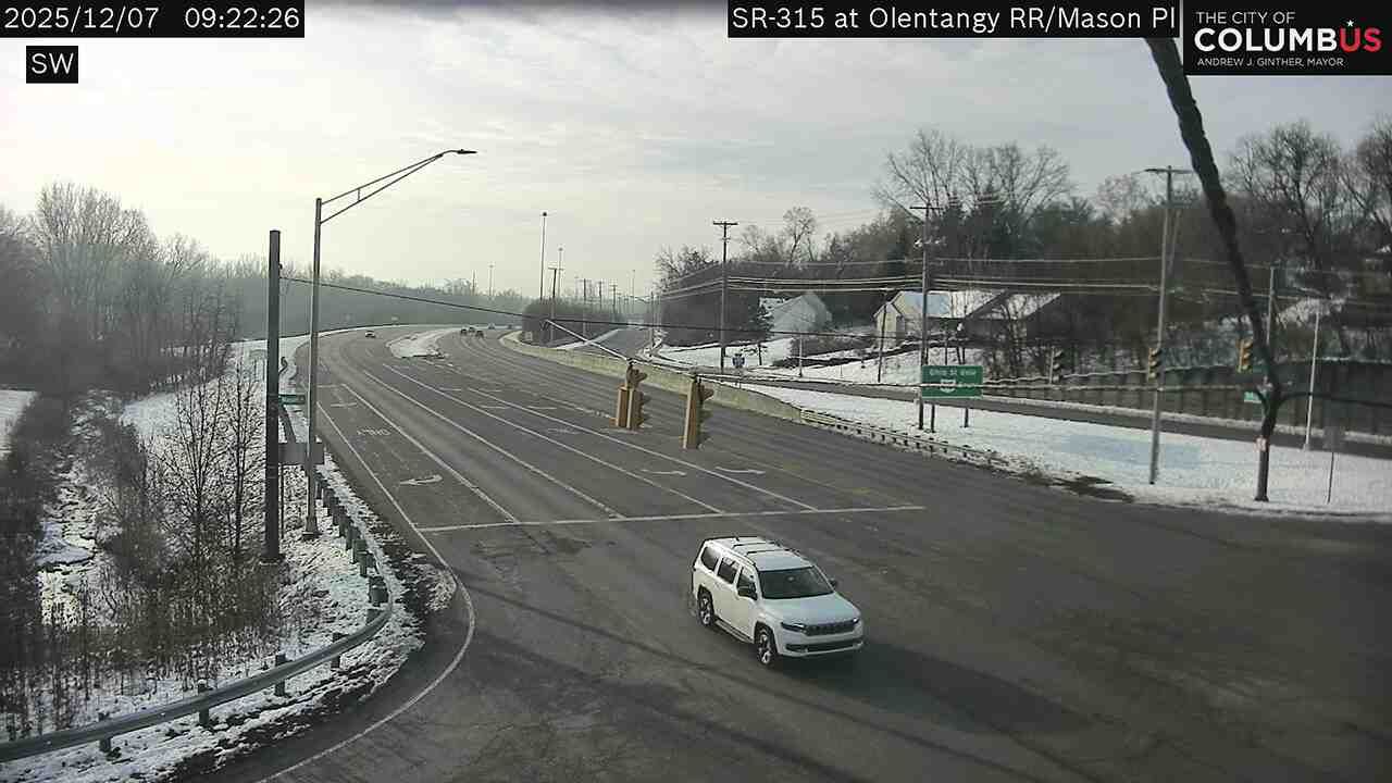 Traffic Cam Worthington Hills: City of Columbus) Olentangy River Rd at Mason Pl and SR-315