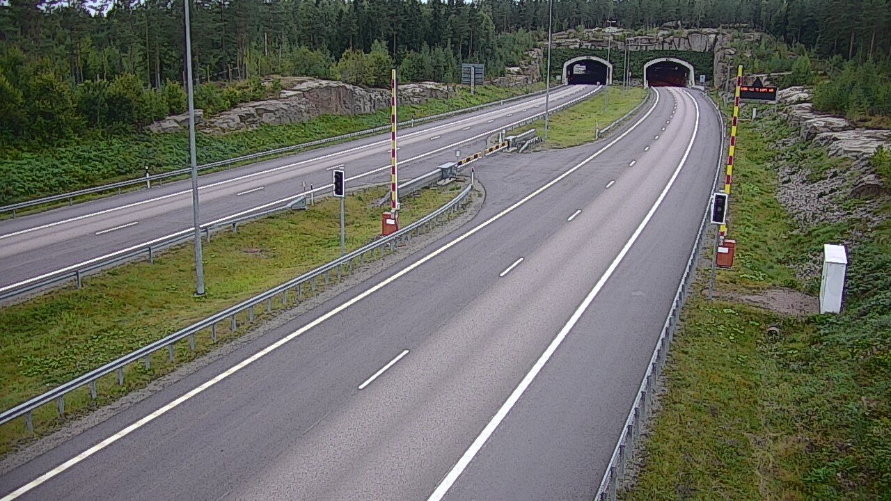 Traffic Cam Virolahti: Tie - Vaalimaan tunneli, puomi itä - null