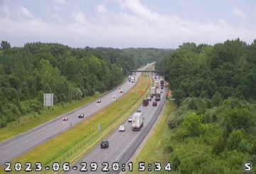 Traffic Cam Royalton: I-65: 1-065-127-8-2 HENDRICKS CO