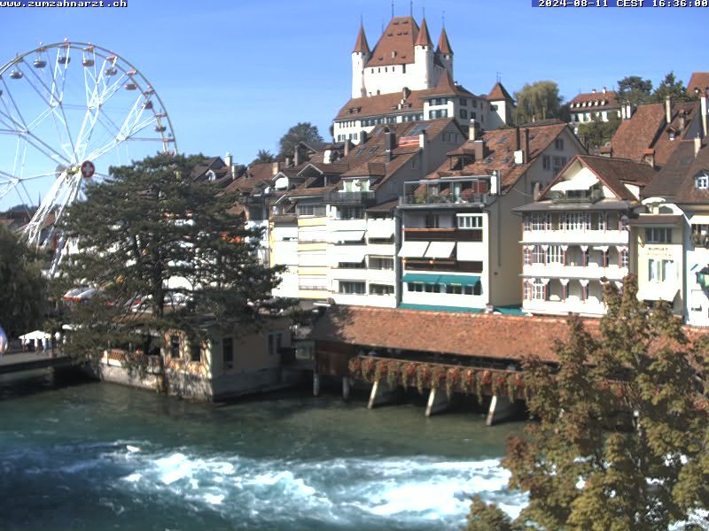 Thun: Innenstadt - Blick auf das Schloss