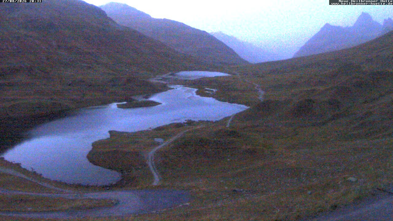Traffic Cam Gemeinde Gaschurn: Heilbronner Hütte (2320m) - Blick Richtung Patteriol und Arlberg