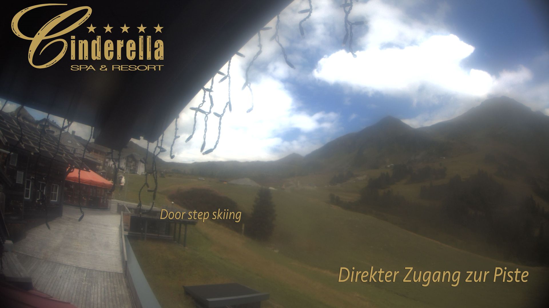 Traffic Cam Obertauern: Hotel Cinderella - Blick auf die Flutlichtpiste und die Edelweißsesselbahn in
