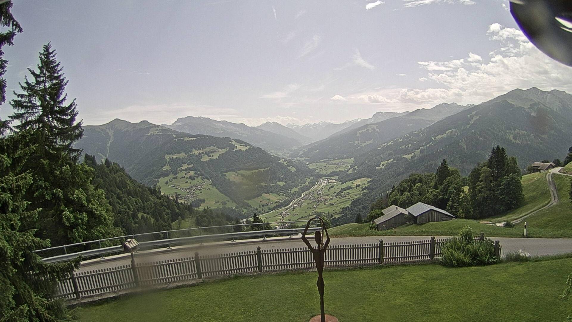 Jenaz Mountain: City & Landscape Views Webcam