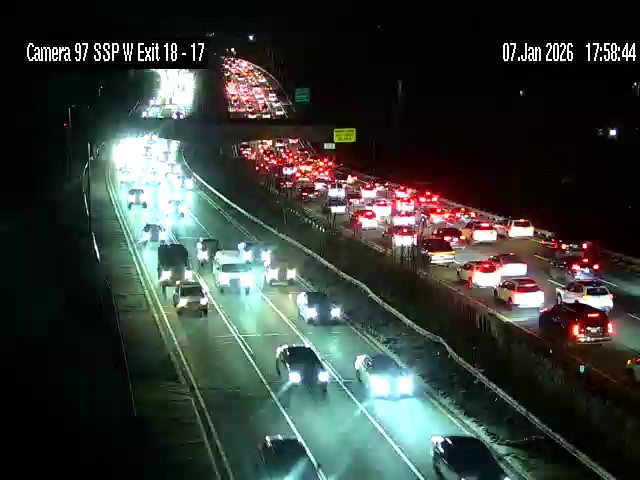 Traffic Cam Hewlett Neck › East: SSP between Exits 18 and