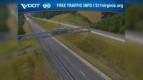 Traffic Cam Staunton: I-81 - MM 224.3 - SB