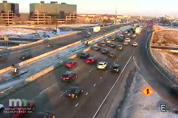 Traffic Cam Bloomington: I-494 EB @ I-35W SB