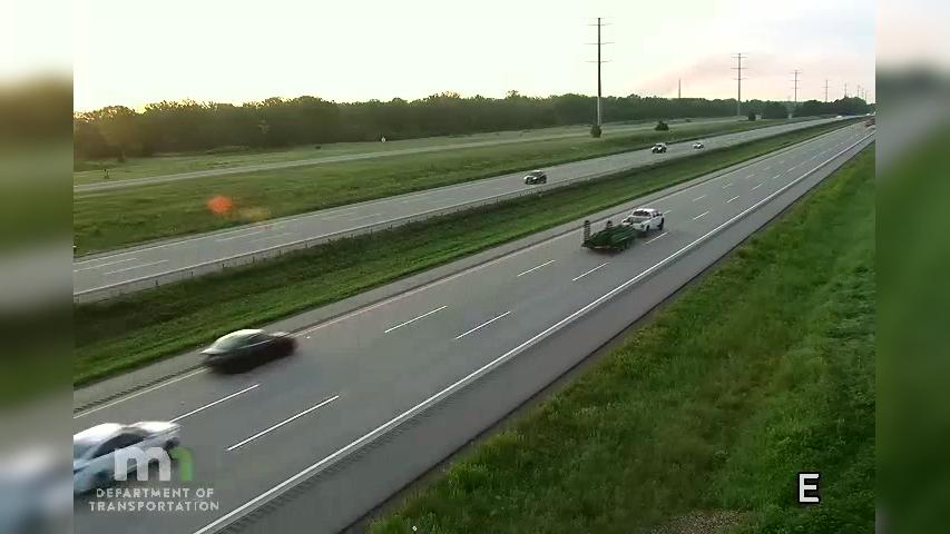 Traffic Cam Enfield: I-94 EB W of T.H.25 (MP 188)