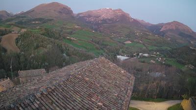 immagine della webcam nei dintorni di Castelluccio Norcia: webcam Montefortino