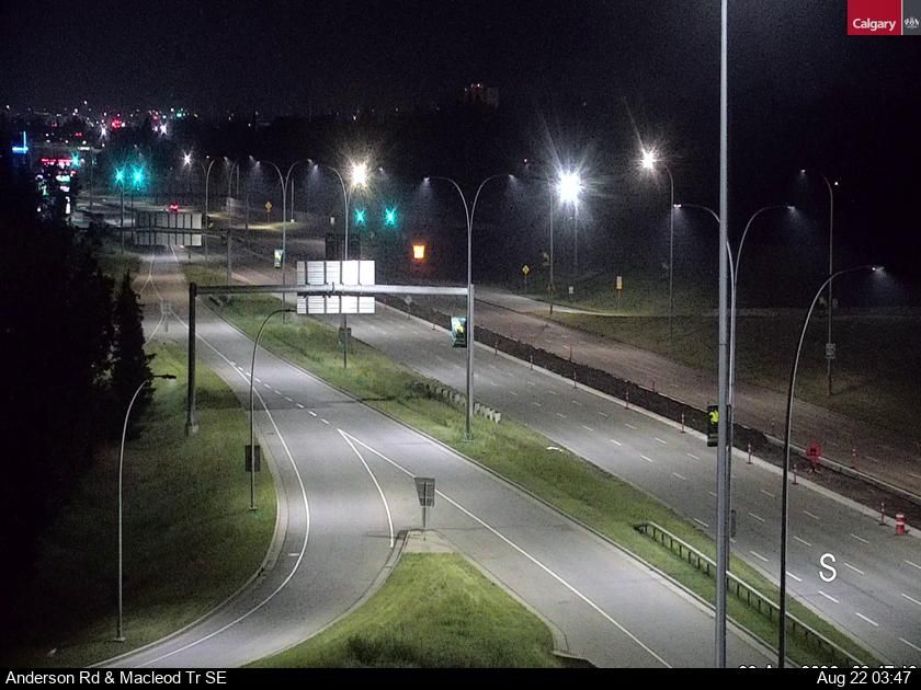 Traffic Cam Southwood: Anderson Road - Macleod Trail S