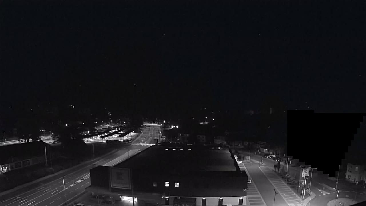 Traffic Cam Roznov pod Radhostem › East: Parkoviště Jižní město - Lidl Meziříčská, Rožnov pod Radhoštěm - Autobusové nádraží Rožnov pod Radhoštěm