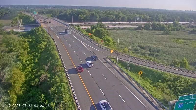 Traffic Cam Balsam Terrace: I 95 NB @ SR 141