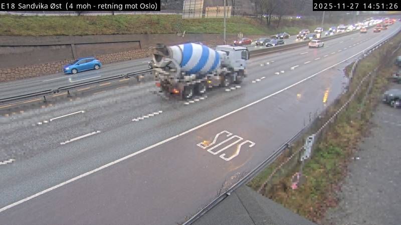 Traffic Cam Bakasen: E18 Sandvika øst (Lysaker)