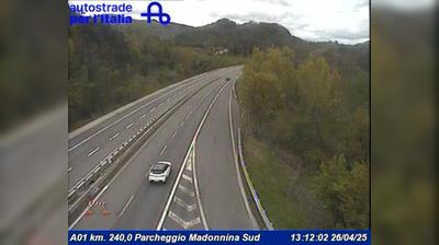 Preview delle webcam di La Piaggia: A01 km. 240,0 Parcheggio Madonnina Sud