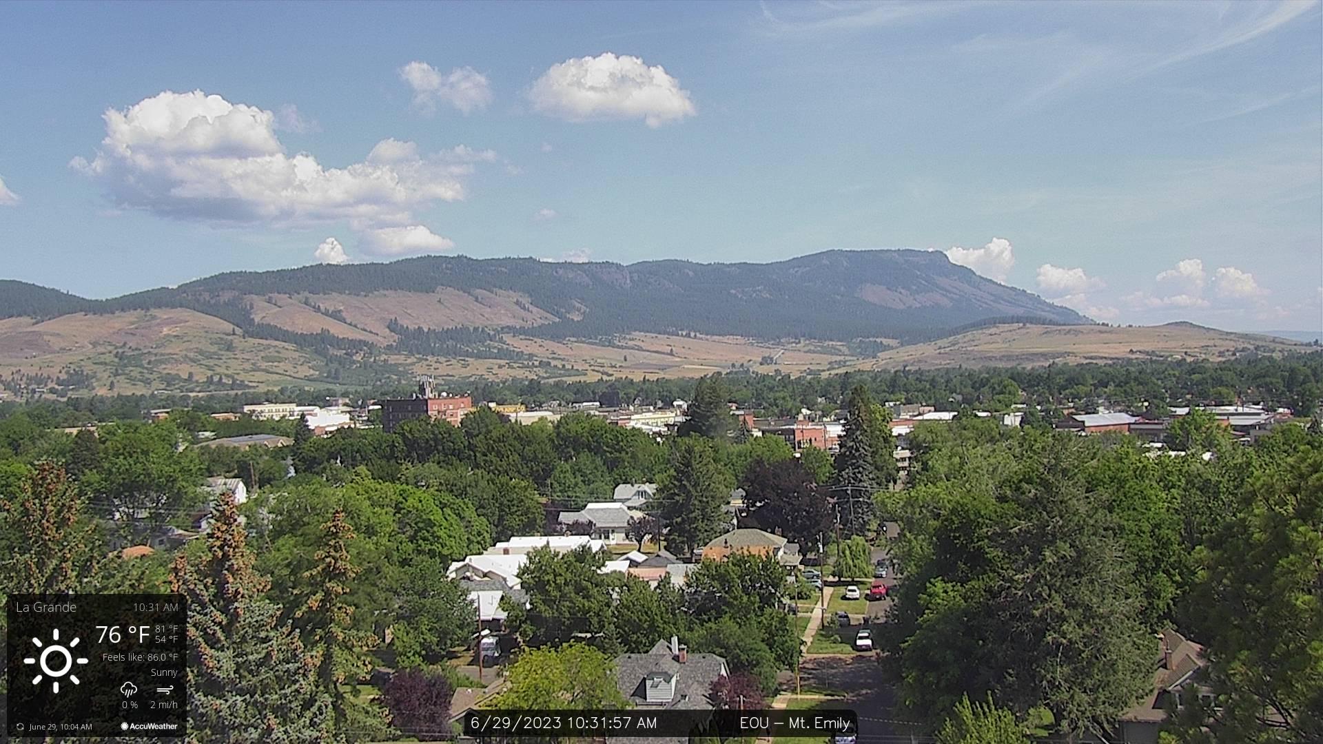 Traffic Cam Island City: La Grande and Mt. Emily from EOU Campus