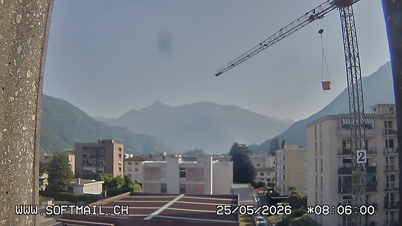 Bellinzona: Tessin, Schweiz: Giubiasco Richtung 3 Castelli di